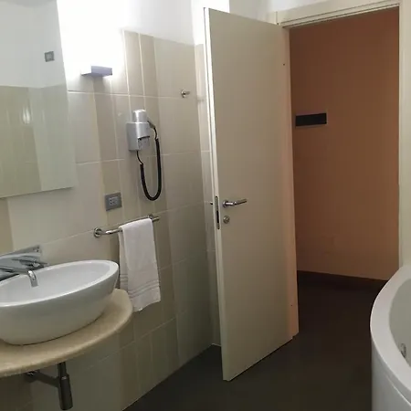 Hotel Langhe & Monferrato Costigliole d'Asti Buitenkant foto